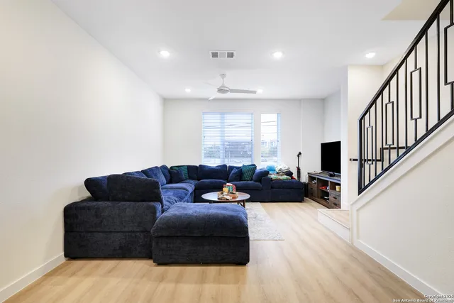 $2,800 | 719 East Locust Street, Unit 2114, San Antonio, TX 78212