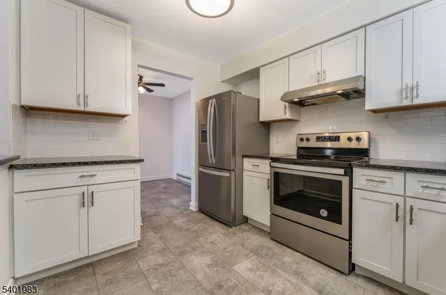 $270,000 | 53 Overlook Drive, Clinton, NJ 08809