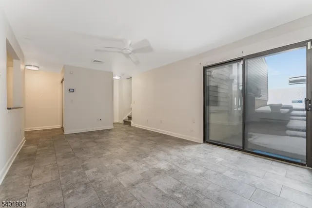 $270,000 | 53 Overlook Drive, Clinton, NJ 08809