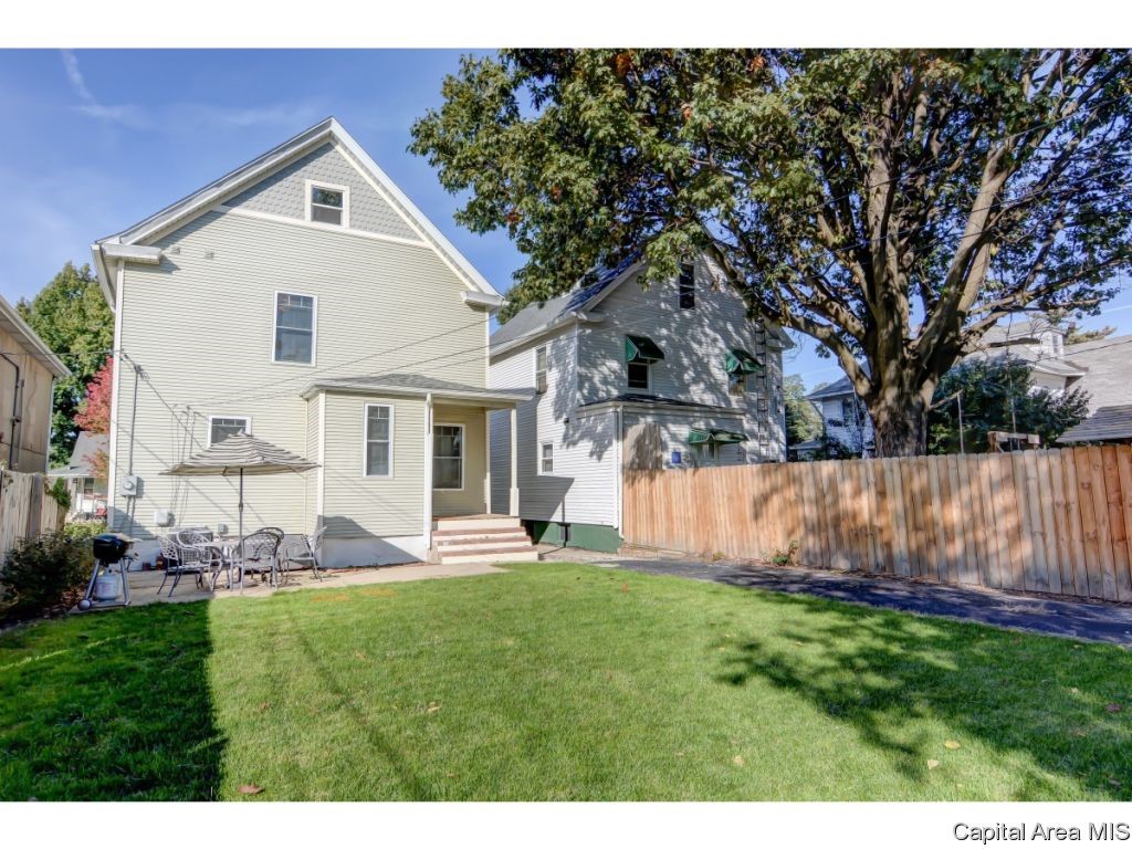 904 North 4th Street Springfield, IL 62702 - Photo 4 of 34