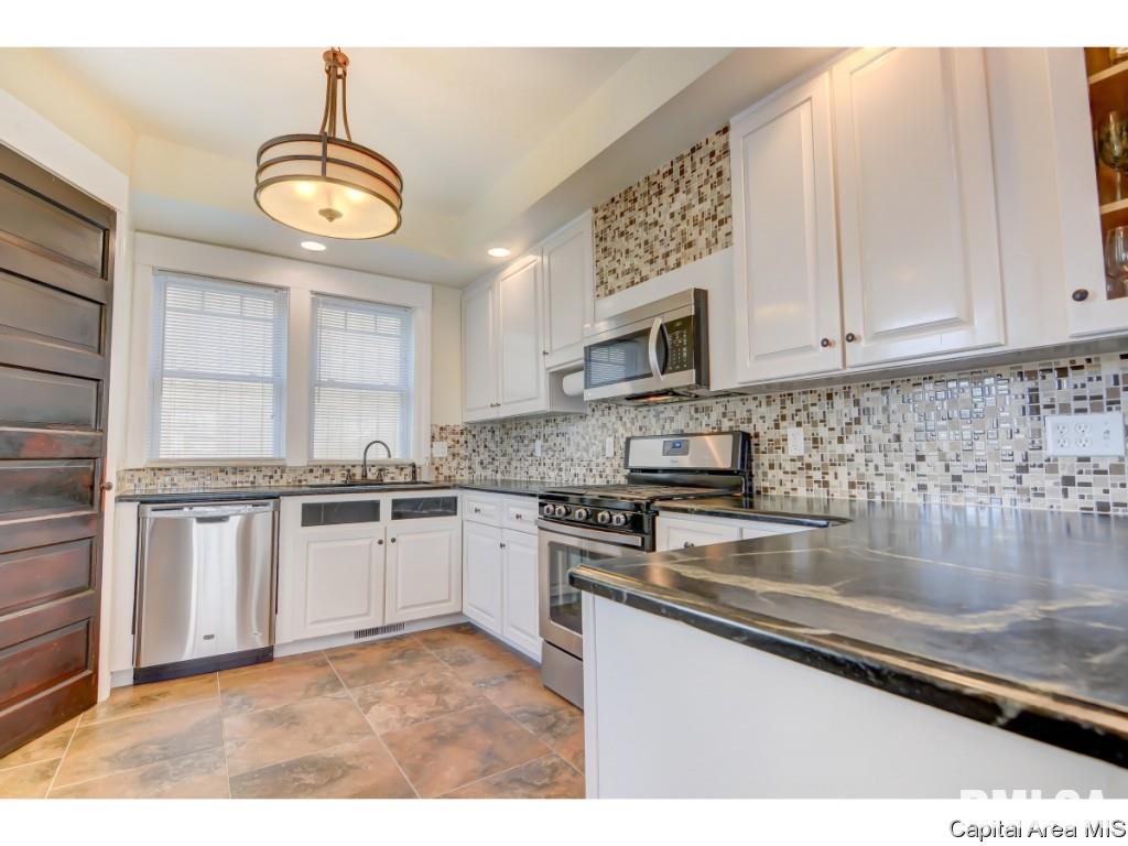 904 North 4th Street Springfield, IL 62702 - Photo 9 of 34