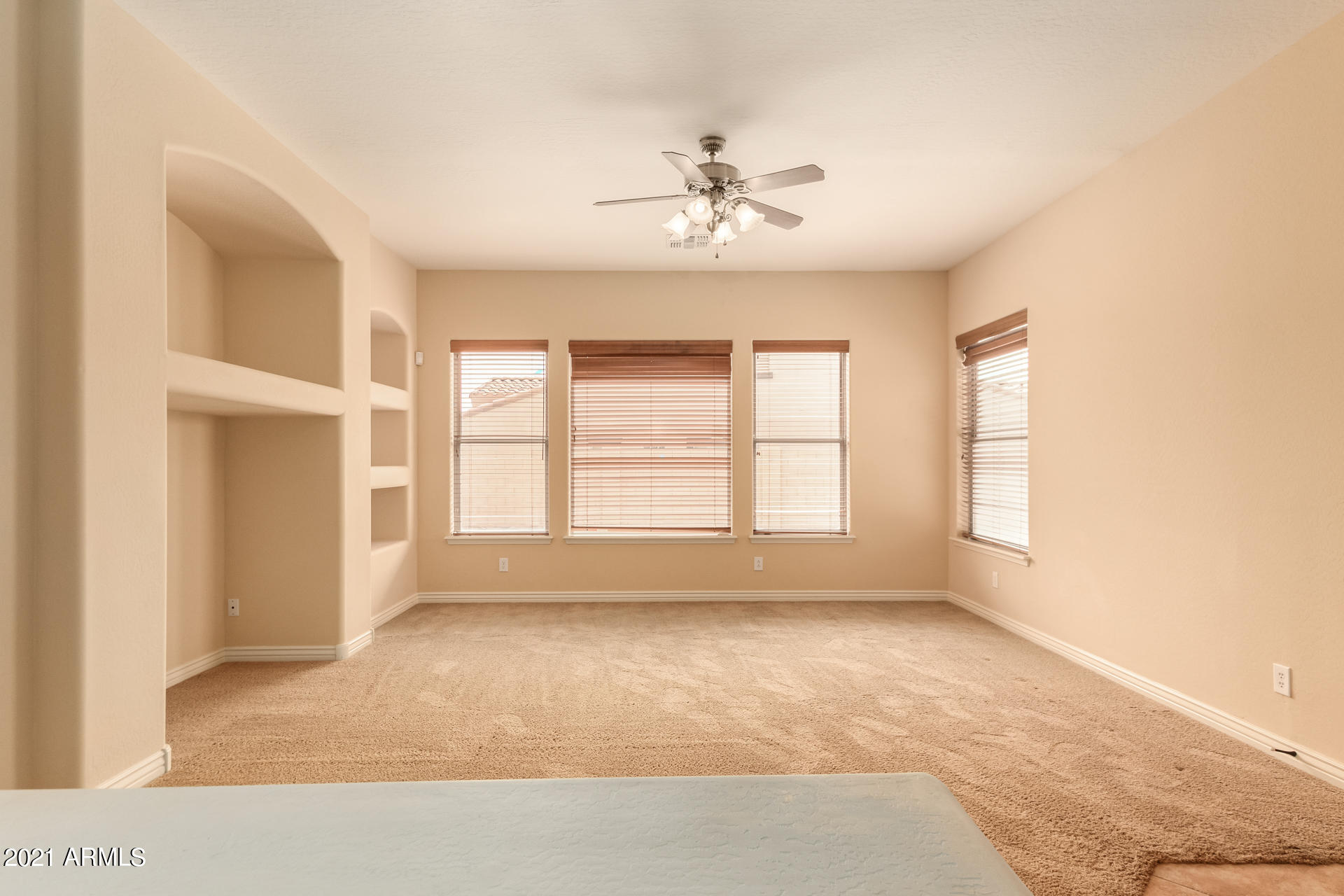 18175 West Narramore Road Goodyear, AZ 85338 - Photo 6 of 53