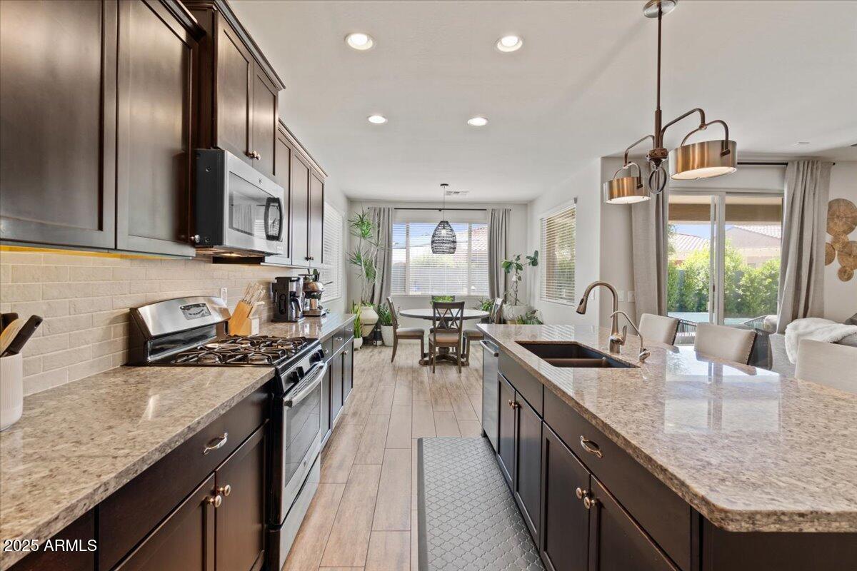 18467 West Statler Street Surprise, AZ 85388 - Photo 12 of 51 15-Kitchen