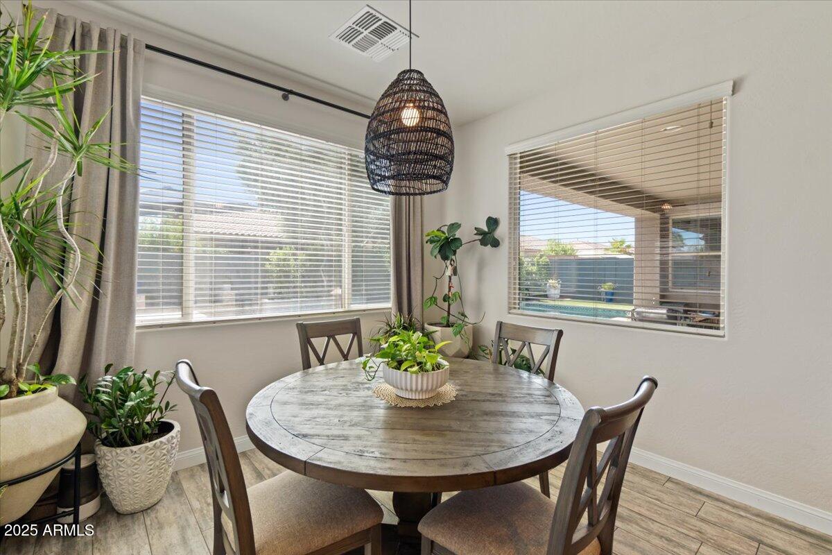 18467 West Statler Street Surprise, AZ 85388 - Photo 16 of 51 19-Dining