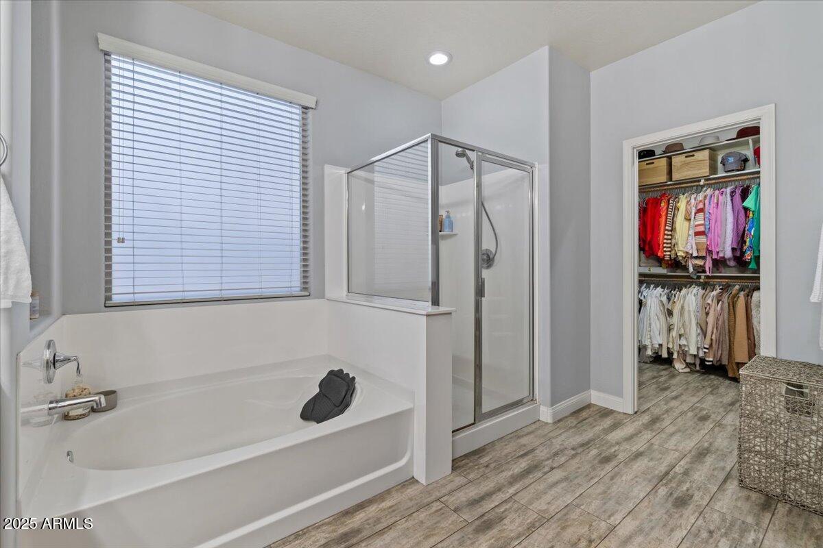 18467 West Statler Street Surprise, AZ 85388 - Photo 27 of 51 30-Primary bathroom