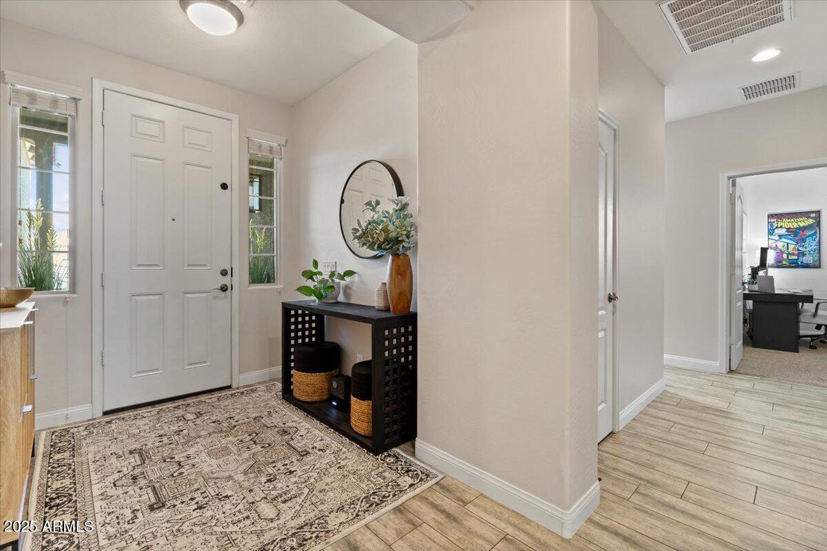 18467 West Statler Street Surprise, AZ 85388 - Photo 5 of 51 08-Entry