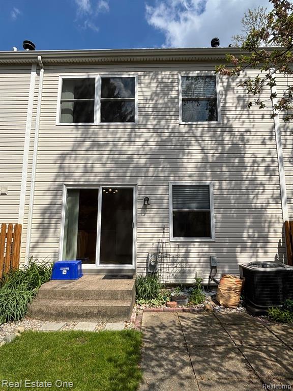 1163 Marquette Court Rochester Hills, MI 48307 - Photo 18 of 19