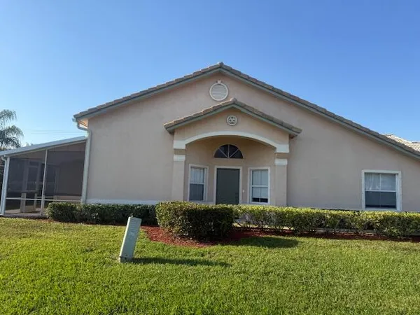 $2,900 | 1948 Waterside Court East, Wellington, FL 33414