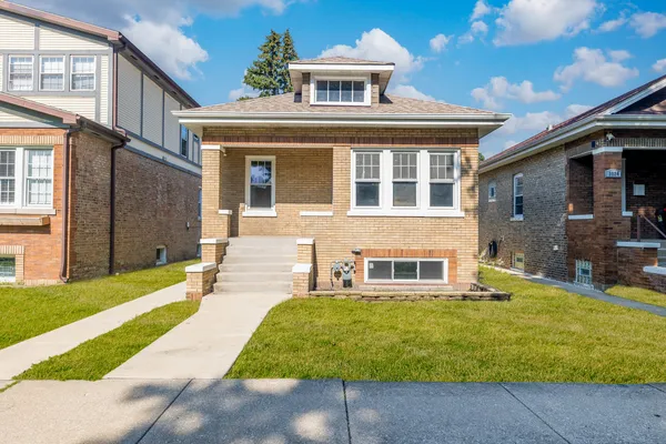 $380,000 | 3136 South Harvey Avenue, Berwyn, IL 60402