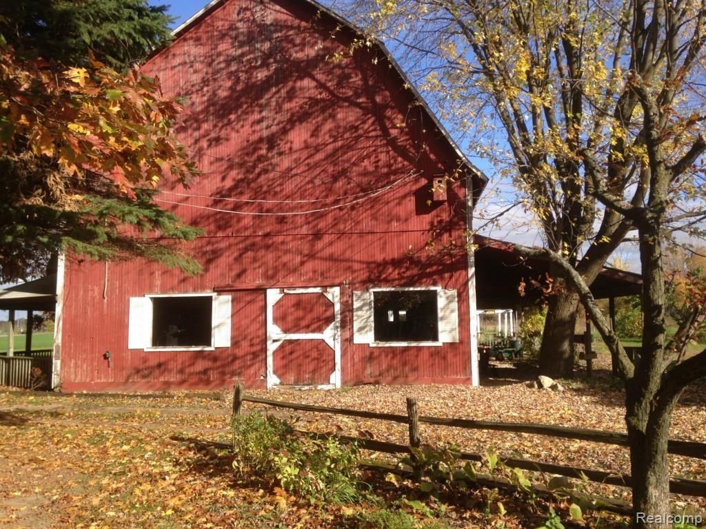 2555 South Lapeer Road Lapeer, MI 48446 - Photo 19 of 35 IMG_0928.jpg