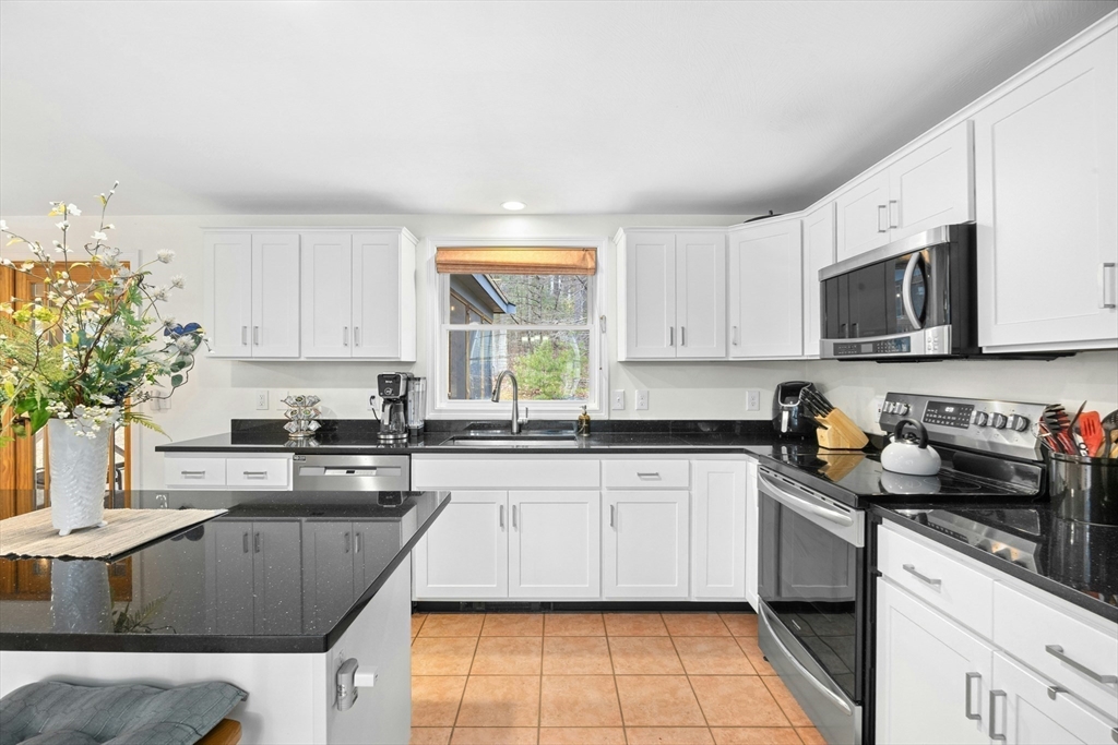 23 Calvin Street Ayer, MA 01432 - Photo 8 of 42