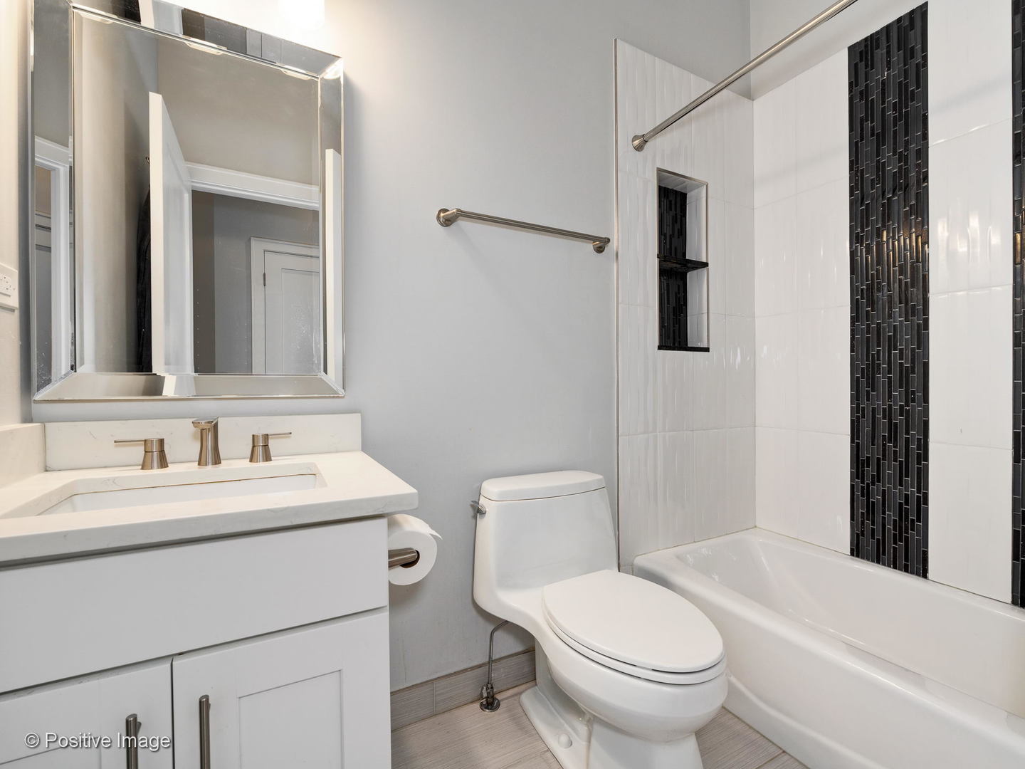 2245 West Irving Park Road, Unit 4 Chicago, IL 60618 - Photo 17 of 20