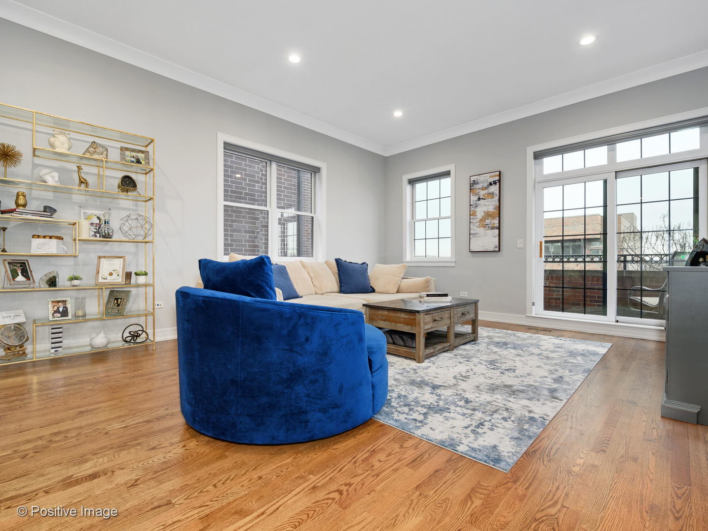 2245 West Irving Park Road, Unit 4 Chicago, IL 60618 - Photo 3 of 20