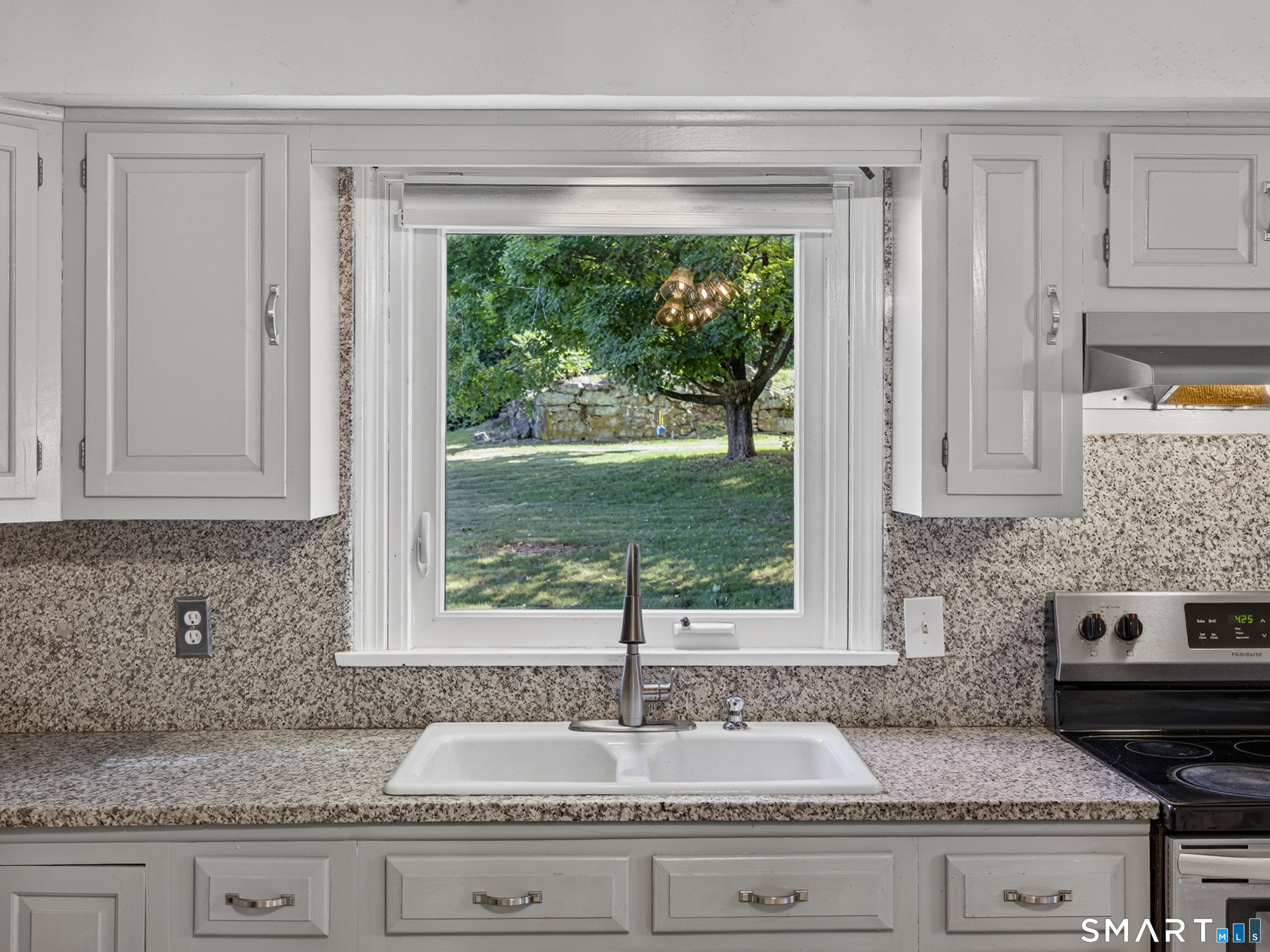 9 Round Hill Road Middletown, CT 06457 - Photo 11 of 28