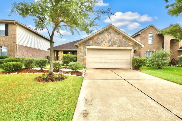 $265,000 | 24919 Lakecrest Manor Drive, Katy, TX 77493