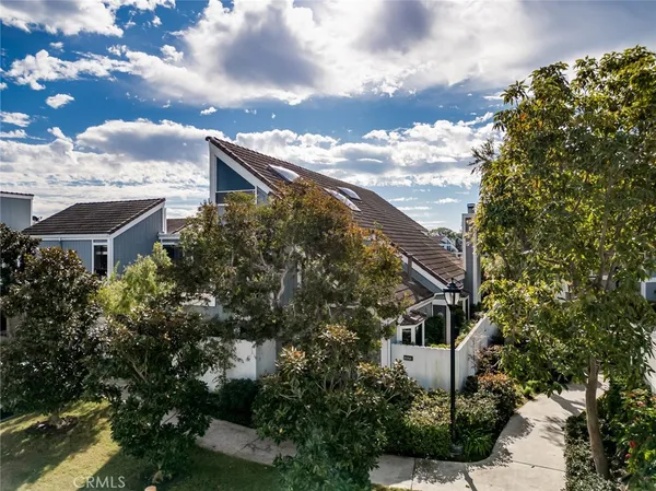 $1,590,000 | 3572 Bravata Drive, Huntington Beach, CA 92649