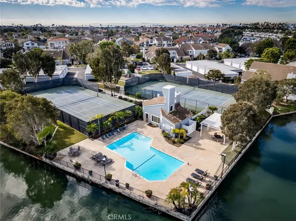 $1,590,000 | 3572 Bravata Drive, Huntington Beach, CA 92649