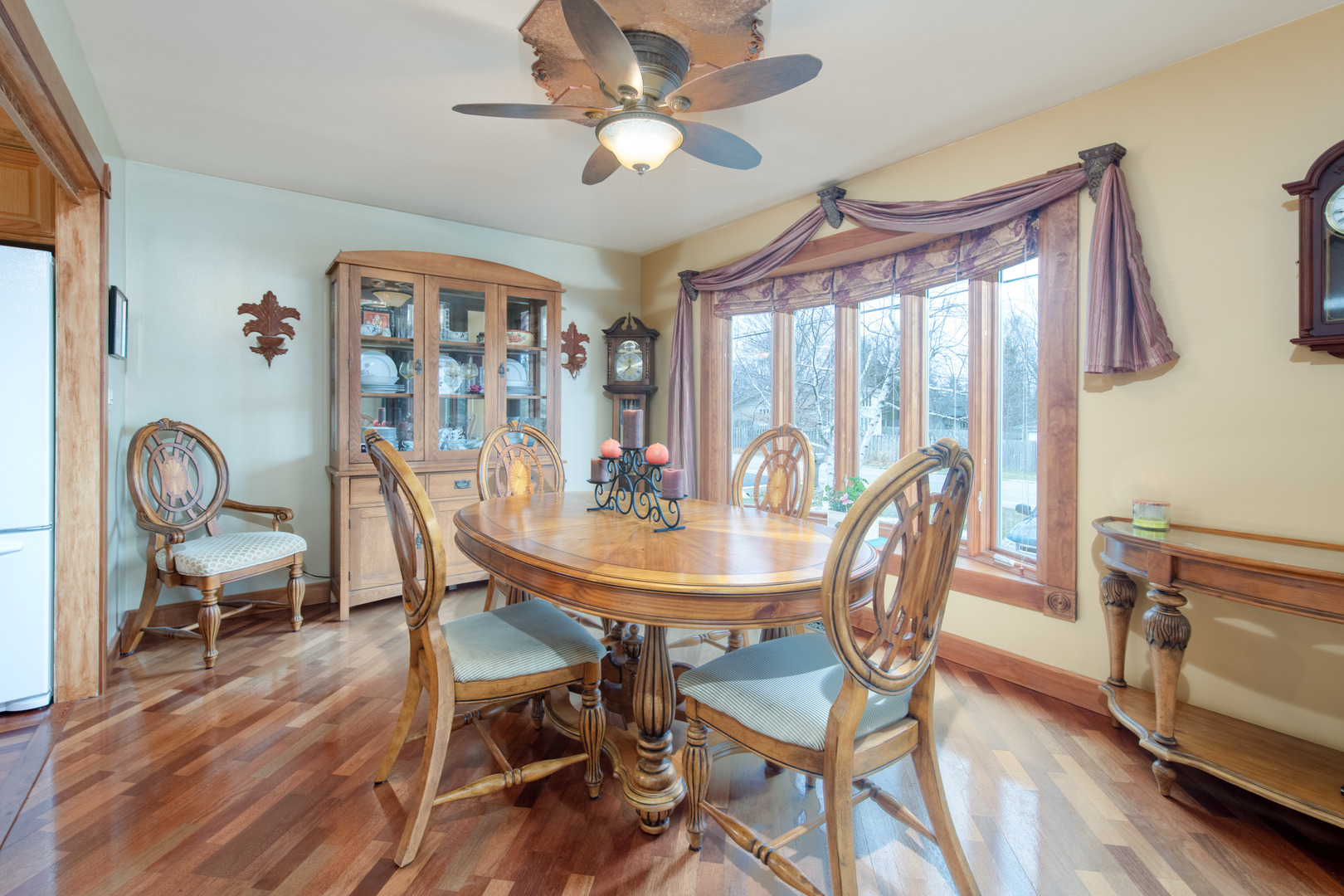 11S464 Book Road Naperville, IL 60564 - Photo 4 of 19