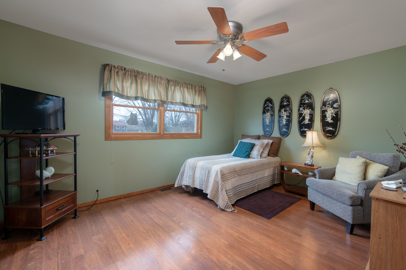11S464 Book Road Naperville, IL 60564 - Photo 9 of 19
