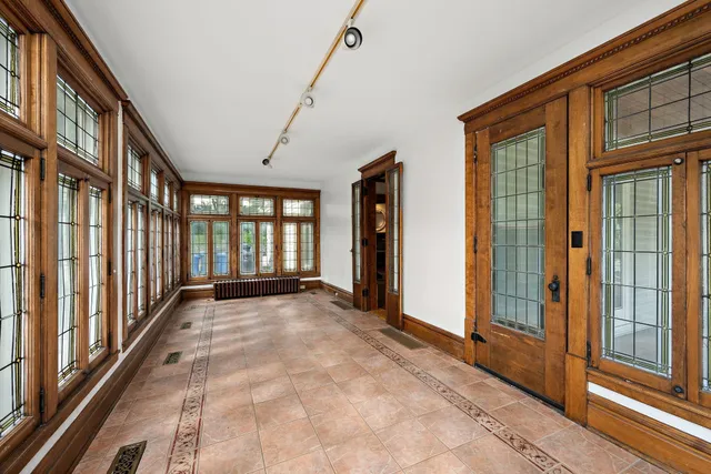 $999,900 | 425 Oak Grove Street, Minneapolis, MN 55403