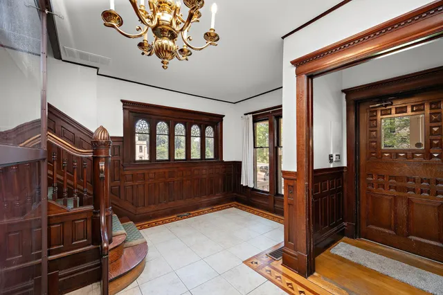 $999,900 | 425 Oak Grove Street, Minneapolis, MN 55403