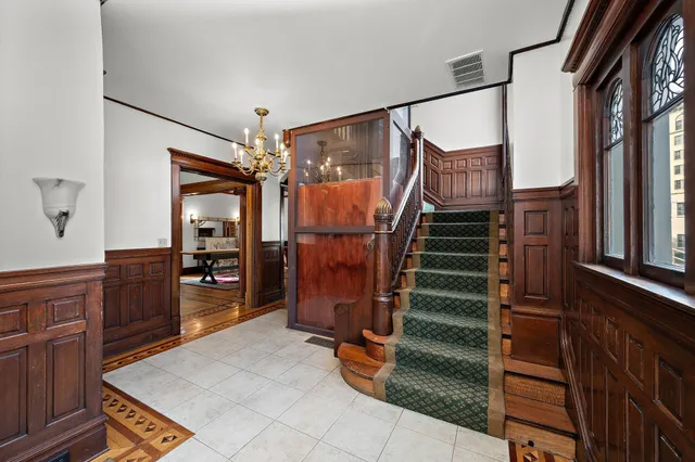 $999,900 | 425 Oak Grove Street, Minneapolis, MN 55403