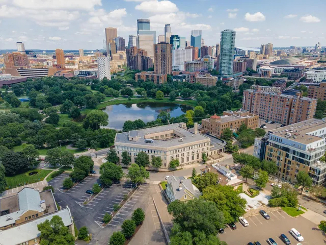 $999,900 | 425 Oak Grove Street, Minneapolis, MN 55403