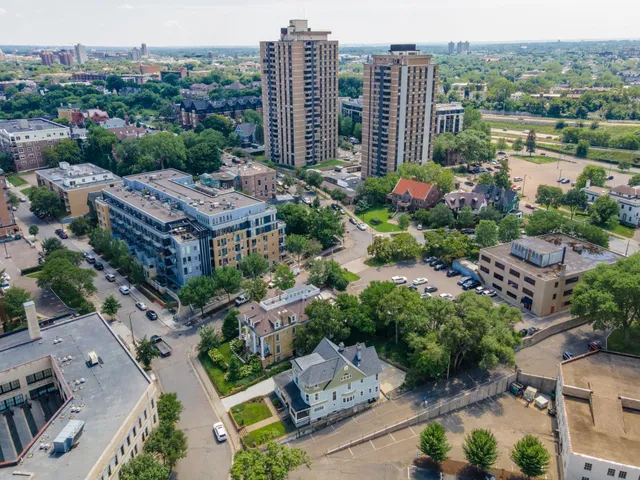 $999,900 | 425 Oak Grove Street, Minneapolis, MN 55403