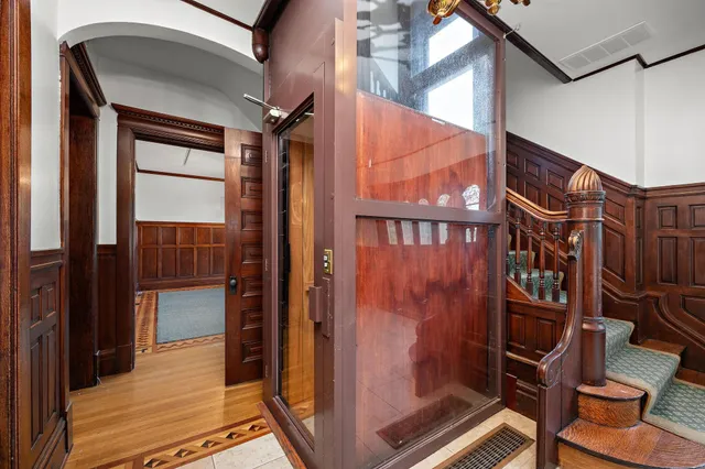 $999,900 | 425 Oak Grove Street, Minneapolis, MN 55403