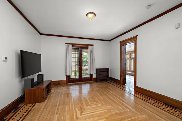 $999,900 | 425 Oak Grove Street, Minneapolis, MN 55403