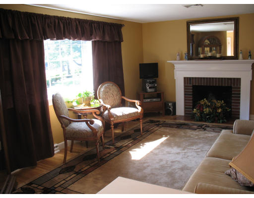 38 Kings Road Canton, MA 02021 - Photo 2 of 16 Gallery Image 2