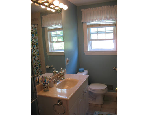 38 Kings Road Canton, MA 02021 - Photo 7 of 16 Gallery Image 7