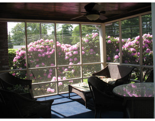 38 Kings Road Canton, MA 02021 - Photo 9 of 16 Gallery Image 9