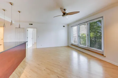 $550,000 | 815 North Marshfield Avenue, Unit 204, Chicago, IL 60622