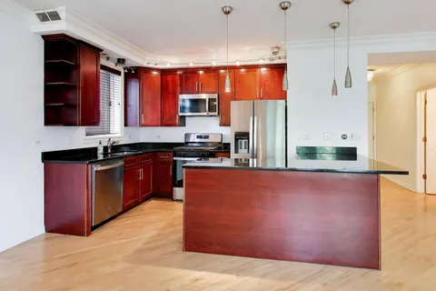 $550,000 | 815 North Marshfield Avenue, Unit 204, Chicago, IL 60622