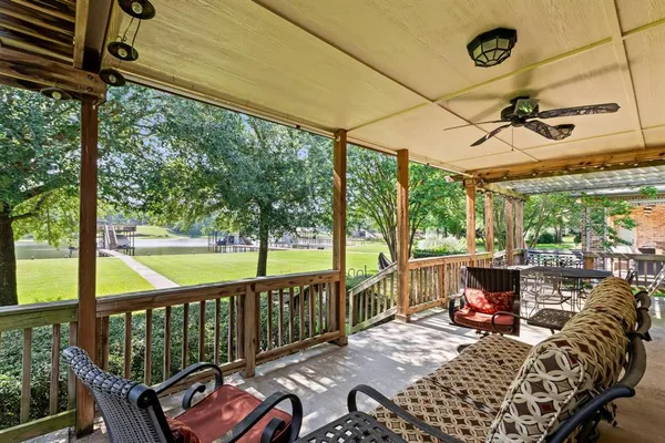 $675,000 | 194 Bushwhacker Drive, Mabank, TX 75156