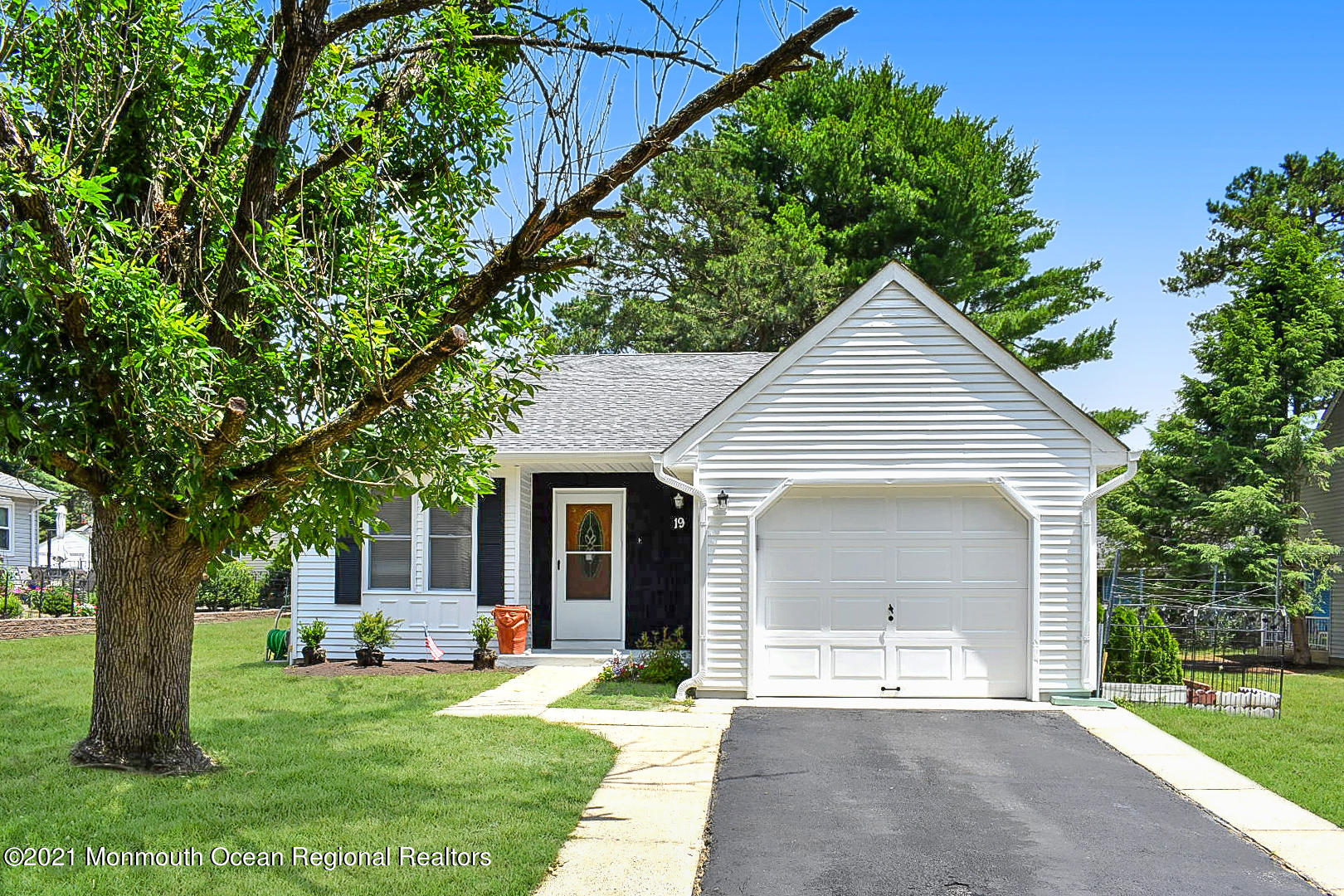 19 Stonybrook Road, Unit 60 Whiting, NJ 08759 - Photo 3 of 33 DSC_0706_1