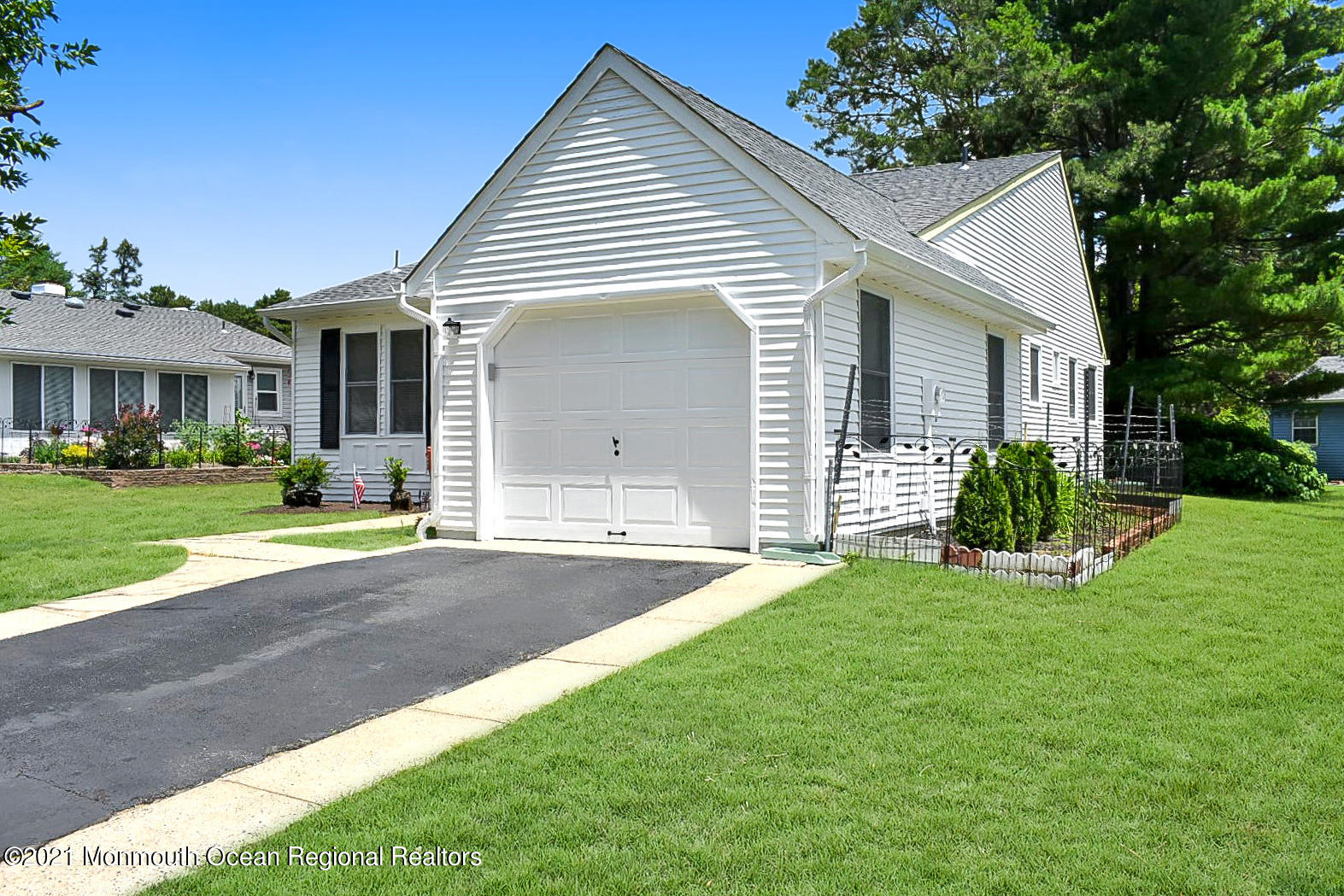 19 Stonybrook Road, Unit 60 Whiting, NJ 08759 - Photo 5 of 33 DSC_0700_1