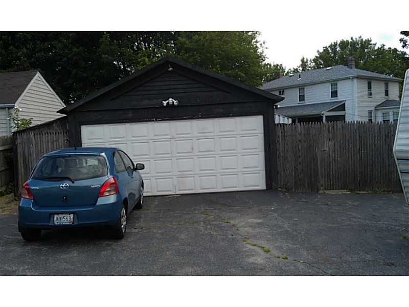 75 Ruth Avenue East Providence, RI 02916 - Photo 2 of 4 Parking Lot/Garage.