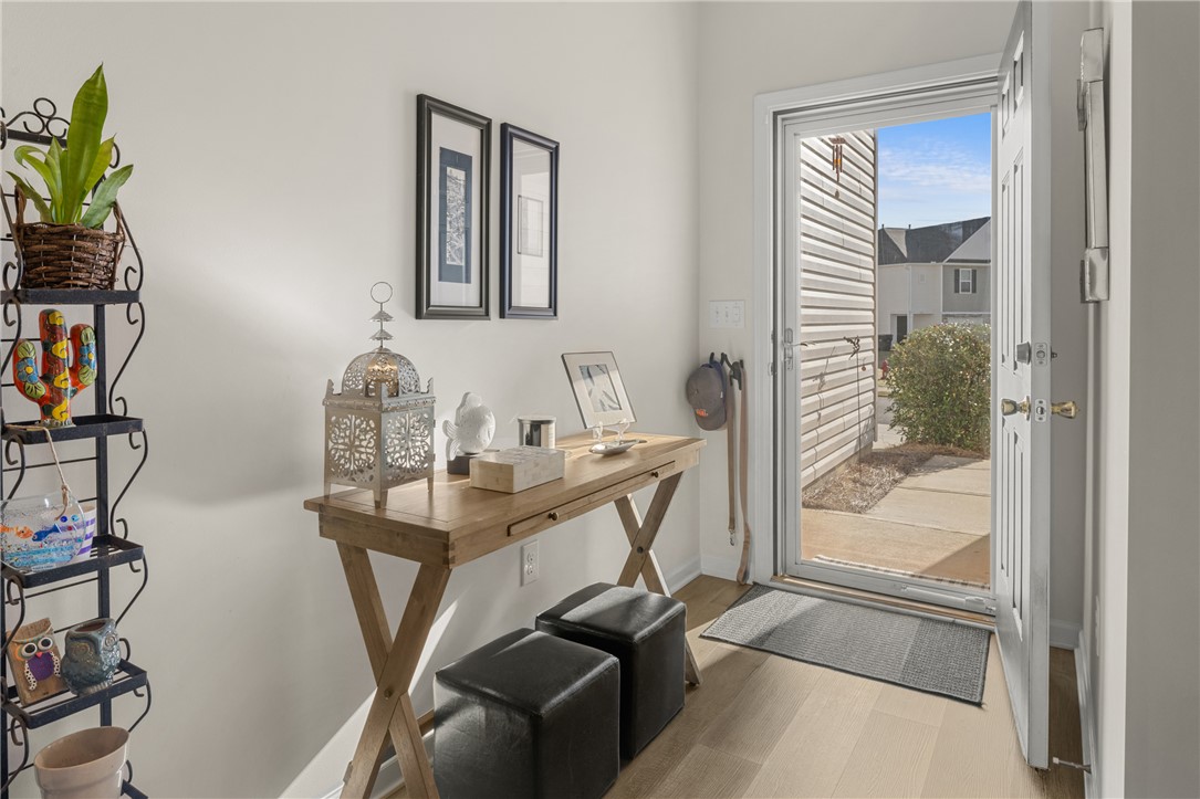 136 Adger Road Pendleton, SC 29670 - Photo 4 of 27