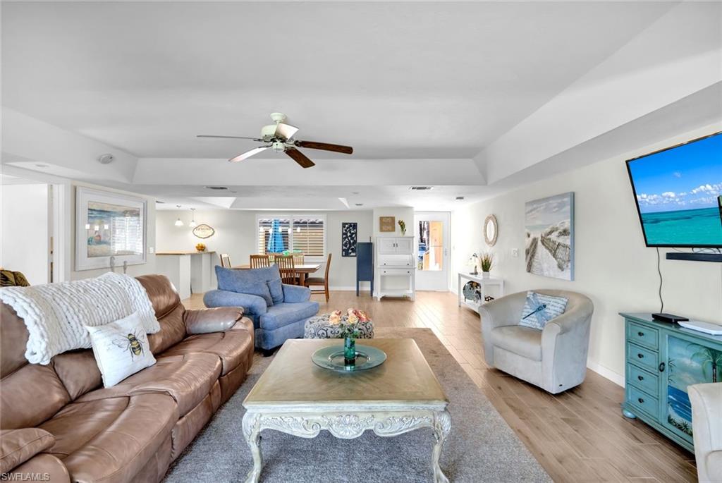 196 Albi Road, Unit 5 Naples, FL 34112 - Photo 9 of 25 Welcoming