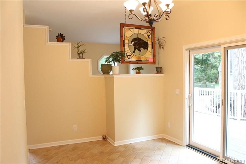 2724 Hickory Lawn Road Rochester Hills, MI 48307 - Photo 19 of 30