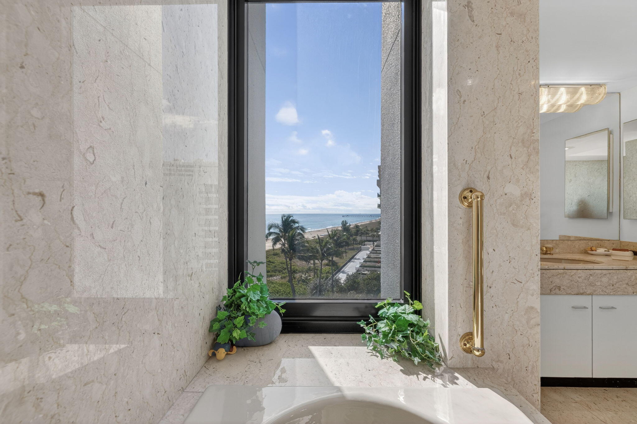 1500 South Ocean Boulevard, Unit 606 Boca Raton, FL 33432 - Photo 23 of 77 Primary Bath