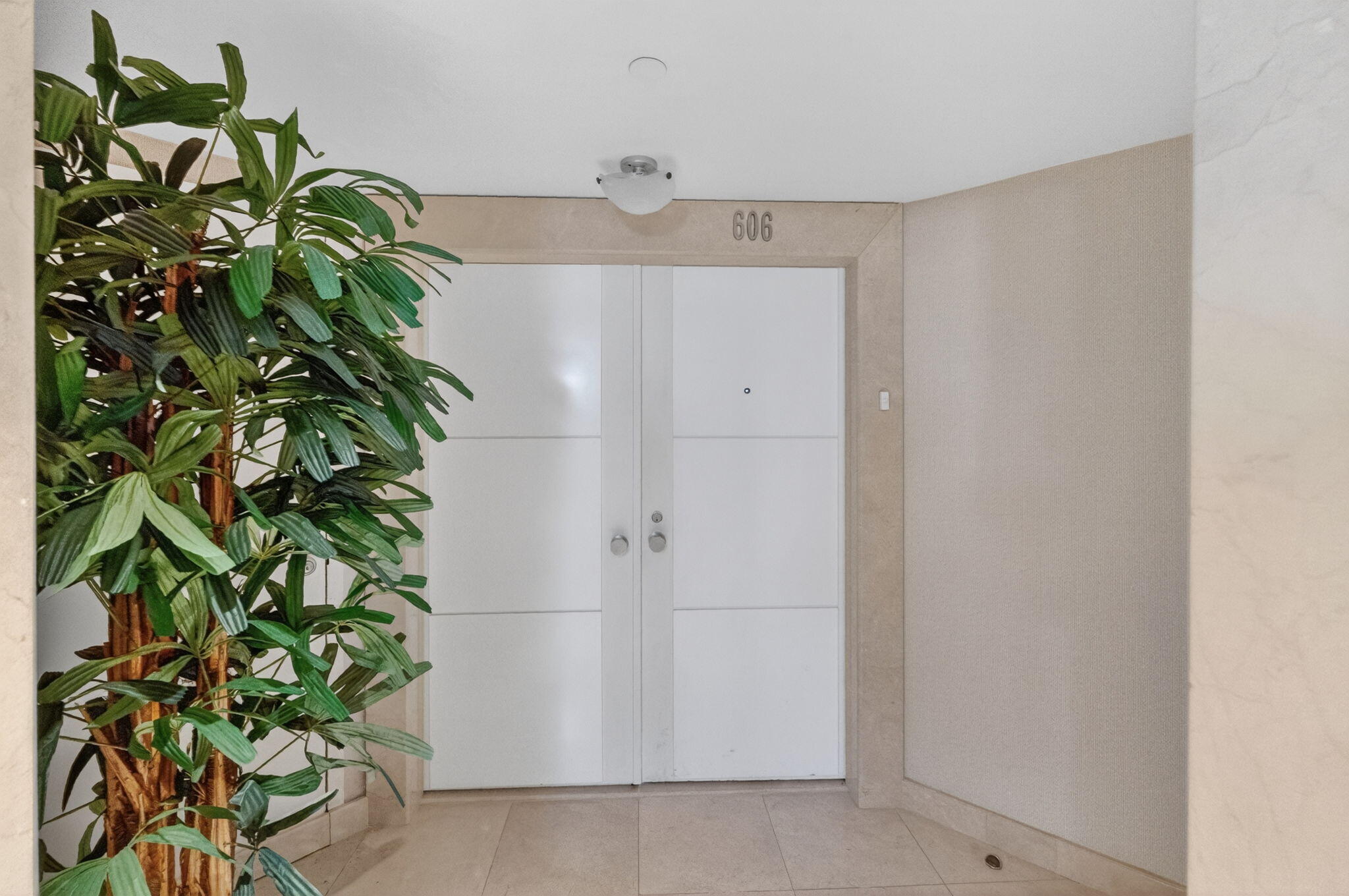 1500 South Ocean Boulevard, Unit 606 Boca Raton, FL 33432 - Photo 39 of 77 Entry