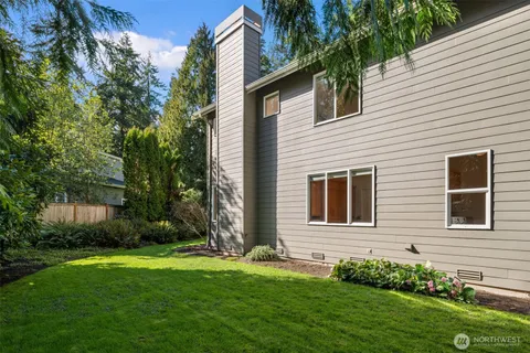 $3,100,000 | 10647 Woodhaven Lane, Bellevue, WA 98004