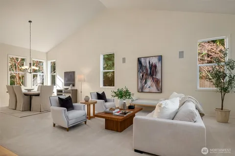 $3,100,000 | 10647 Woodhaven Lane, Bellevue, WA 98004