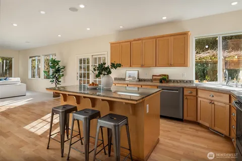 $3,100,000 | 10647 Woodhaven Lane, Bellevue, WA 98004