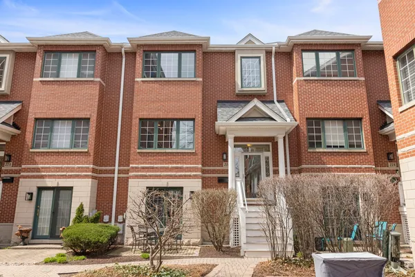 $779,900 | 216 North Addison Avenue, Elmhurst, IL 60126