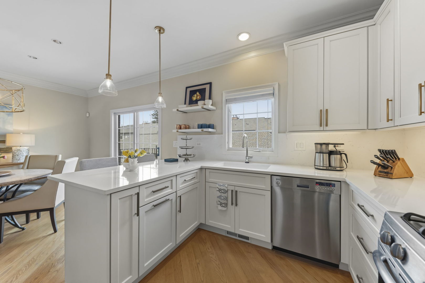 216 North Addison Avenue Elmhurst, IL 60126 - Photo 11 of 31