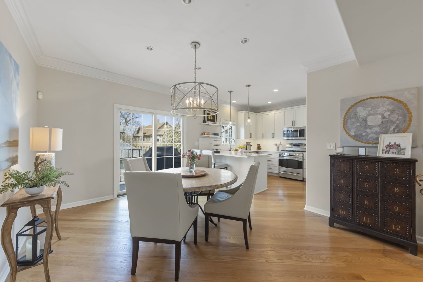 216 North Addison Avenue Elmhurst, IL 60126 - Photo 8 of 31